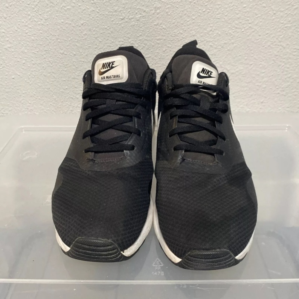 Nike Air Max Tavas Womens Size 10.5 Blck White Athletic Running Shoes 705149-009 - Picture 3 of 8